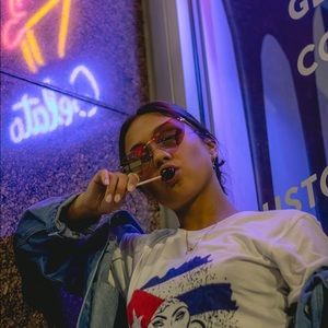 Meet your Posher, Alexis